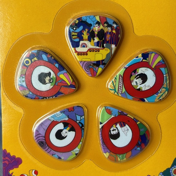 NEW The Beatles Set of 10 Guitar Picks - Picture 8 of 8
